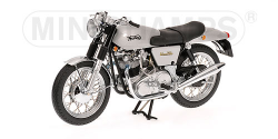 Minichamps-122132004.png